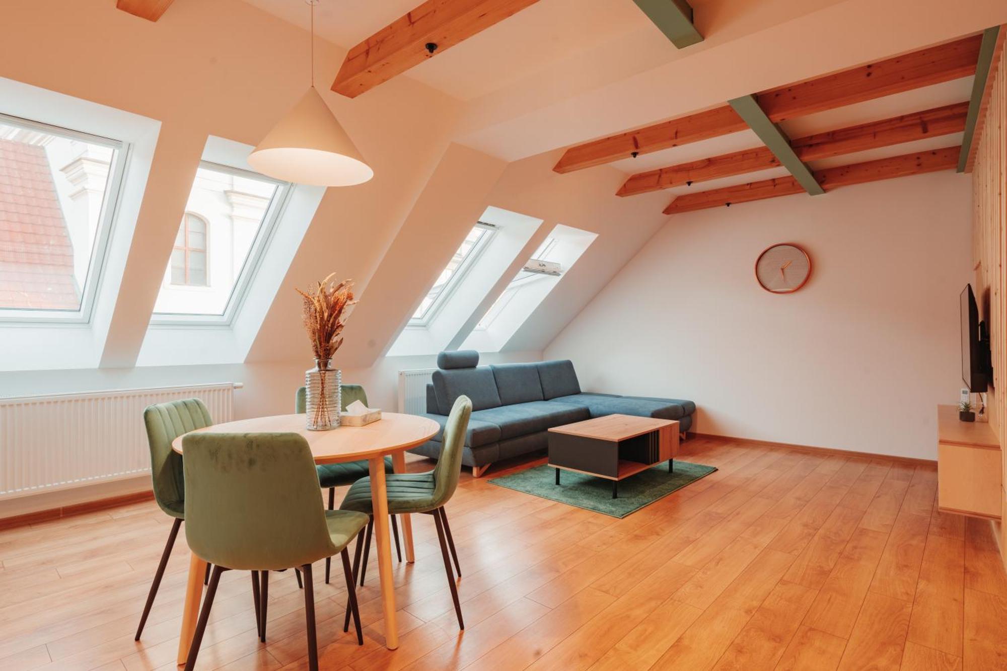 Hviezdoslavova Apartments, Trnava Centre, Parking Available Εξωτερικό φωτογραφία